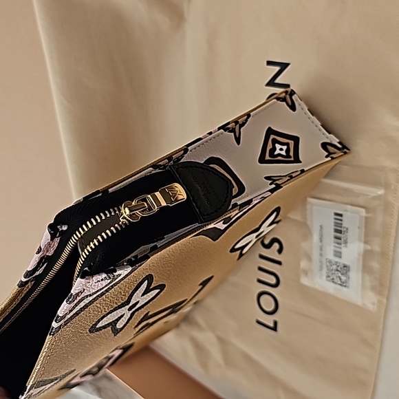 Louis Vuitton Wild At Heart Arizona Tan Monogram Canvas Toiletry Pouch 26 XL Bag - Picture 16 of 17